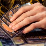 Contraloría ordena sumario contra funcionarios acusados de jugar cartas Magic mientras estaban en horario laboral