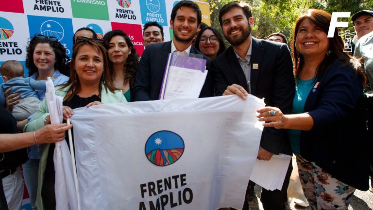 Read more about the article Por error en la documentación: Servel rechaza primera escritura del Frente Amplio como partido único 