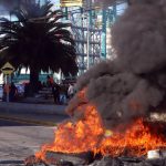 ¿Qué pasa con los portuarios?: con barricadas empieza el paro nacional y acusan incumplimientos del Presidente Boric