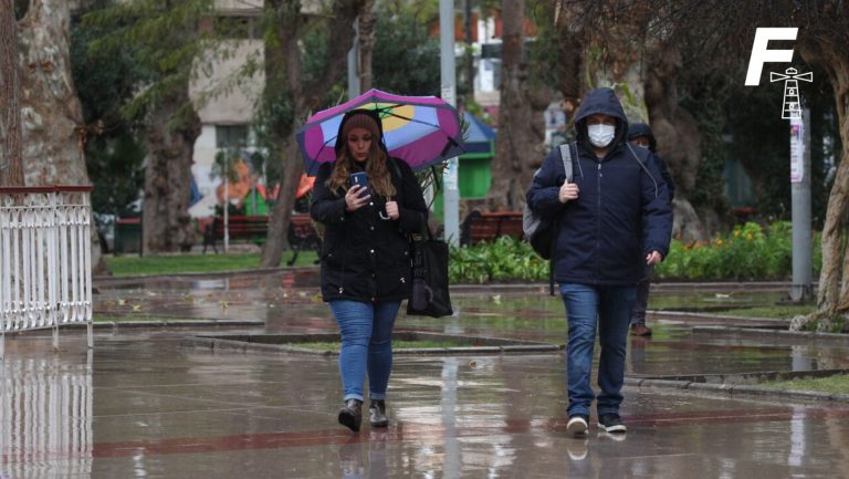 Read more about the article Atacama: pronóstico de lluvia obliga a suspender el Censo y clases en 59 colegios  