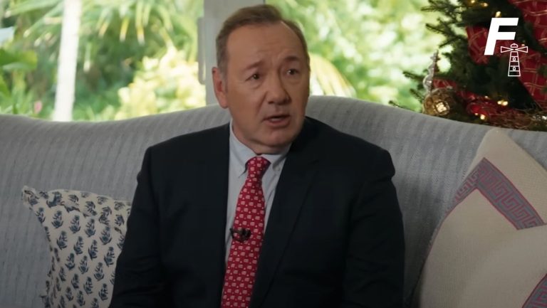 Read more about the article Nuevas acusaciones contra Kevin Spacey: revelaciones en un documental incluyen testimonios de 10 hombres 