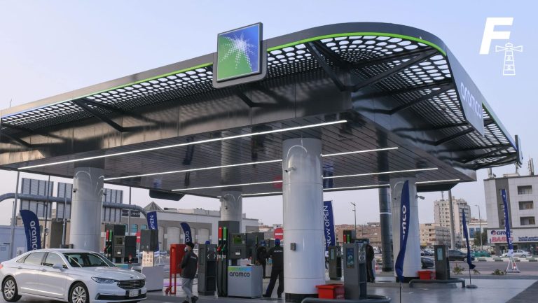 Read more about the article ¿Qué es Aramco? la empresa saudí que inauguró su primera estación de servicio en Chile y anunció 300 más para los próximos dos años