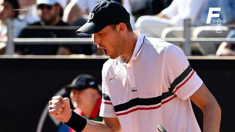 Lee más sobre el artículo Nicolás Jarry da el batacazo frente a Tsitsipas: por primera vez hay dos chilenos en semis de un Masters 1.000