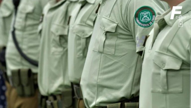 Read more about the article Escándalo en Carabineros: al menos trece oficiales fueron detenidos por corrupción, hurto, cohecho y vínculos con delincuentes en Meiggs