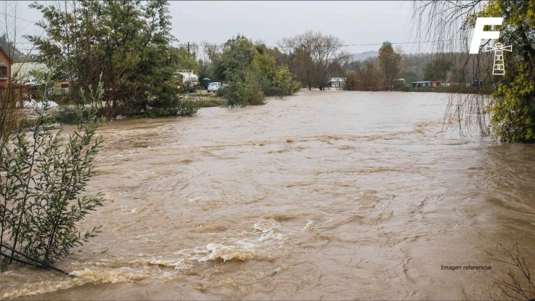 Lee más sobre el artículo Senapred declara Alerta Roja por desborde en las comunas de Panguipulli, Lanco, Mariquina y Valdivia