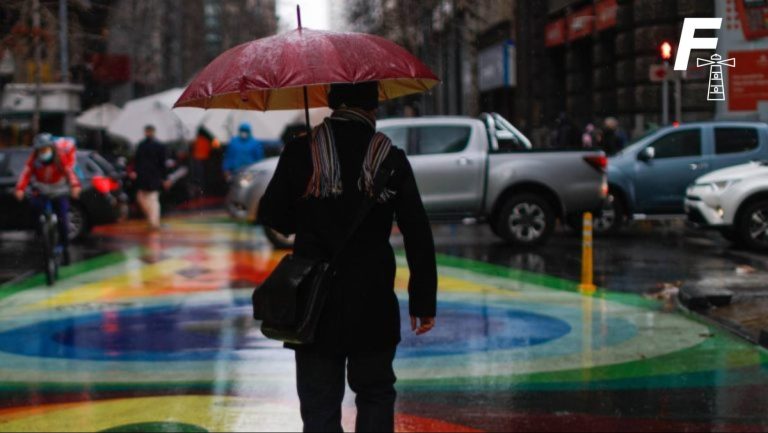 Lee más sobre el artículo Declaran Alerta Temprana Preventiva por sistema frontal en la RM: caerían hasta 70 mm de lluvia